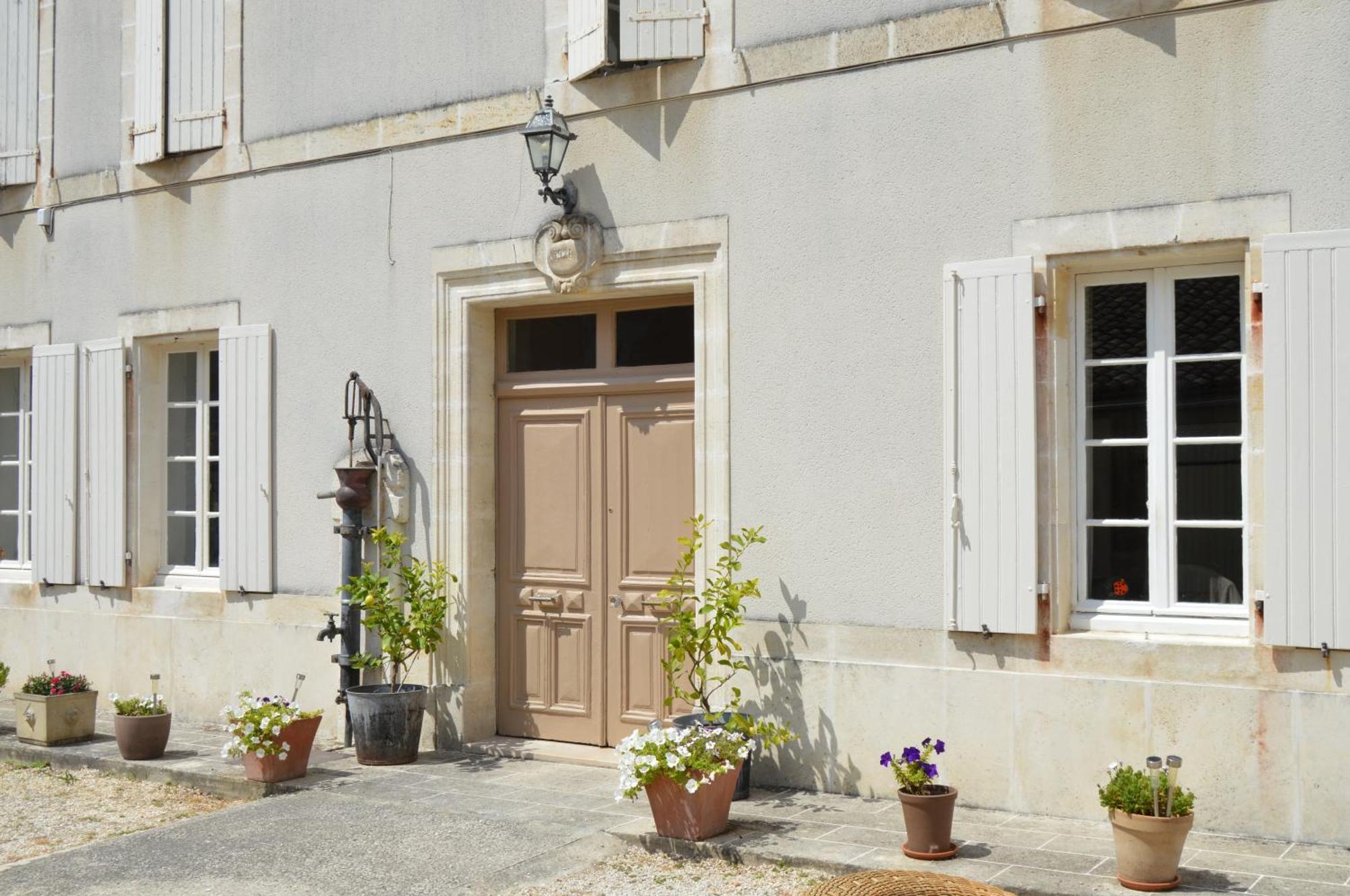 La Vieille Distillerie Le Tâtre Екстериор снимка