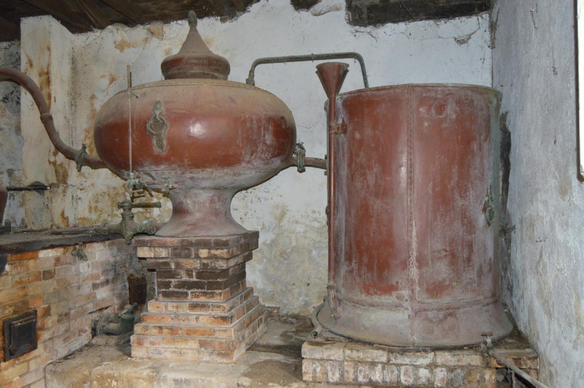 La Vieille Distillerie Le Tâtre Екстериор снимка