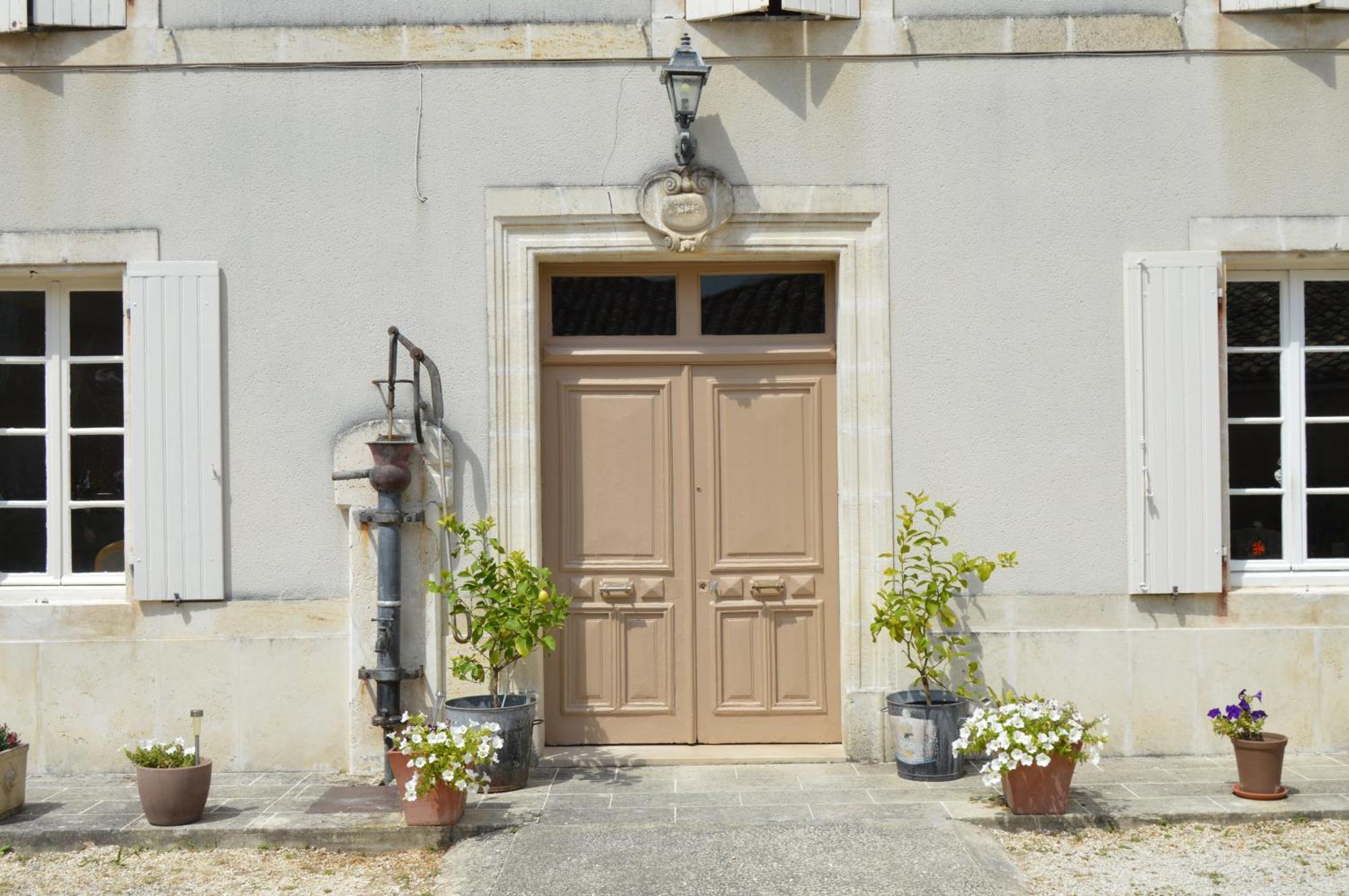 La Vieille Distillerie Le Tâtre Екстериор снимка