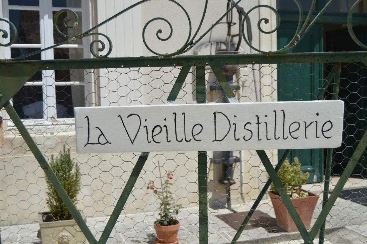 La Vieille Distillerie Le Tâtre Екстериор снимка